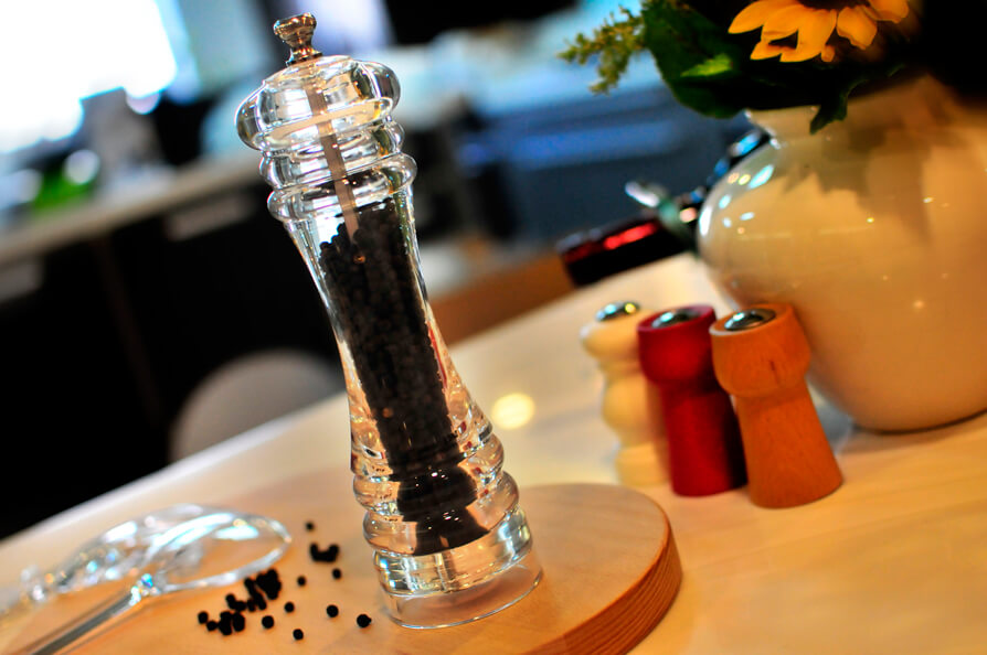https://www.holar.com.tw/wp-content/uploads/2017/09/Holar-Choose-the-Best-Salt-and-Pepper-Mill-that-Fits-Your-Needs-1.jpg
